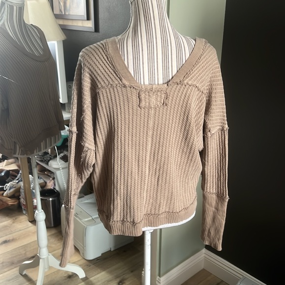 🛑 1 hour sale. Free People, magic thermal top, color: bones/khaki, small - Picture 8 of 10